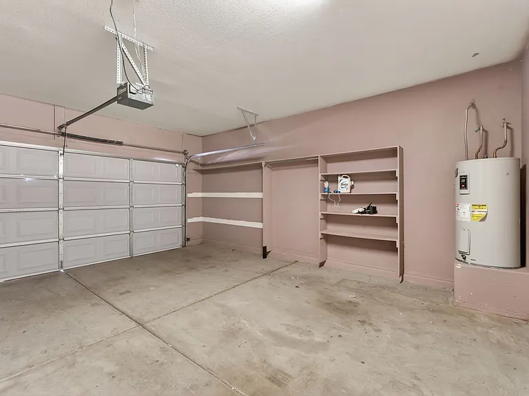 7306 S 14th St — Photo 30