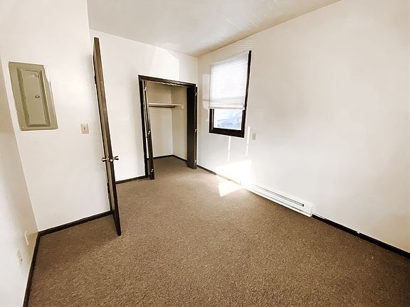 5th image of 215 1/2 Sheetz St APT 3