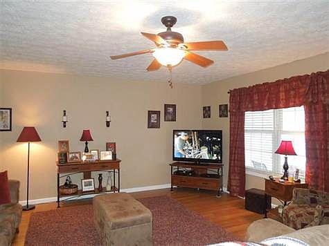 5th image of 124 Lakeview Dr