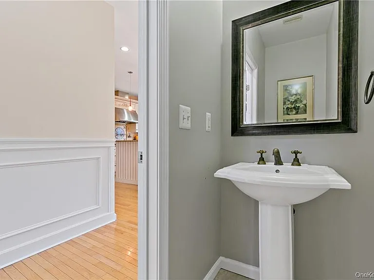 2301 Mohansic Ave — Photo 12