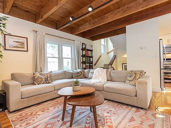 2nd image of 208-218 Hurley St #216