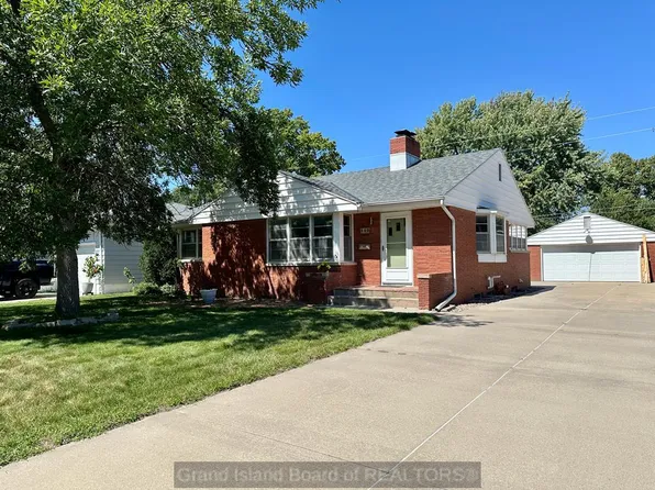 110 E 21st St, Grand Island, NE 68801