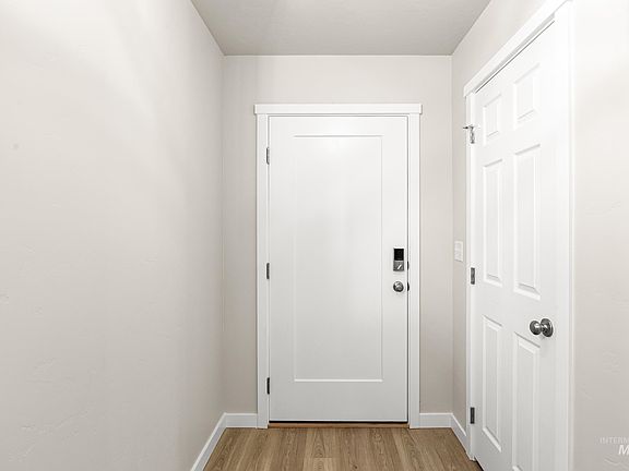 3rd image of 10813 Rutland St