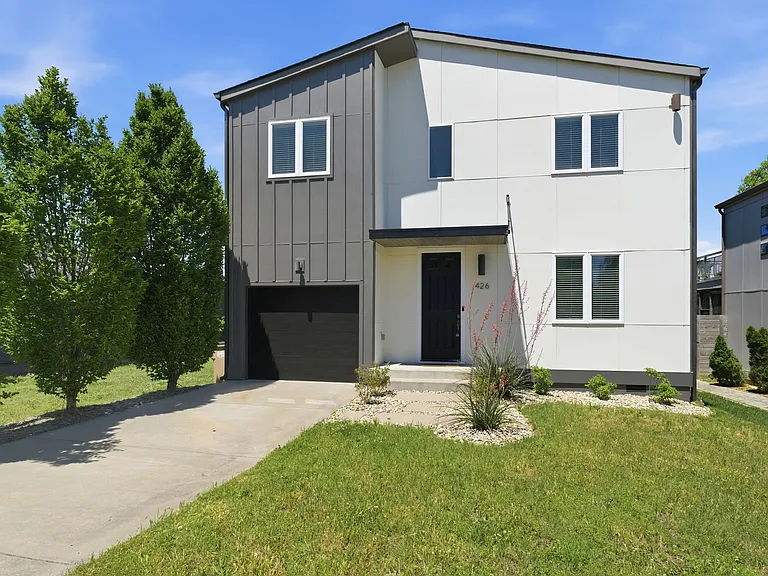 426 Patterson St — Photo 42