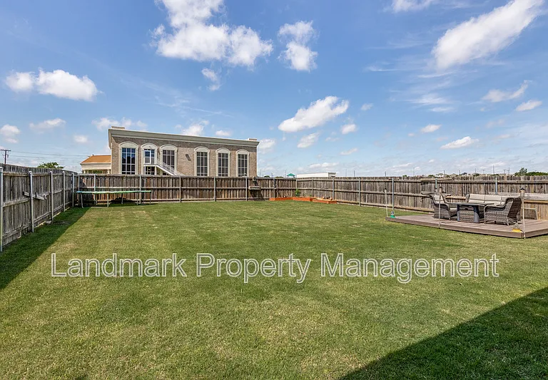 672 Harris Ridge Dr — Photo 22