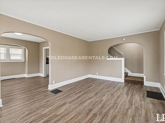 3rd image of 3506 Revere Dr