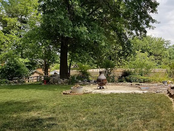 5th image of 2728 Pineview Dr