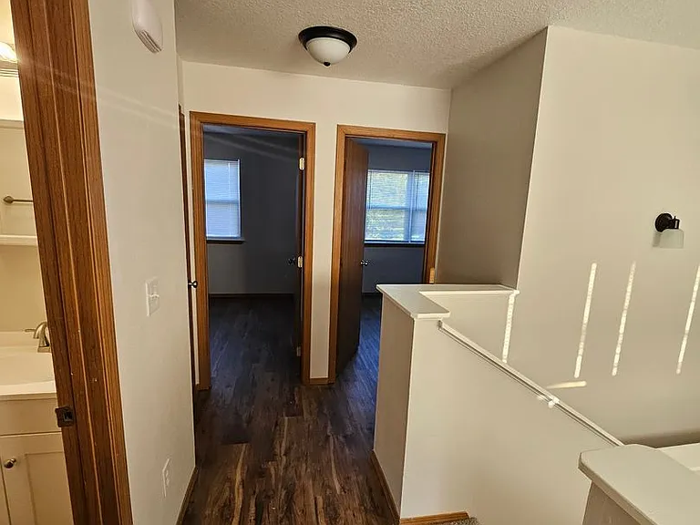 1100 W Crow St — Photo 12