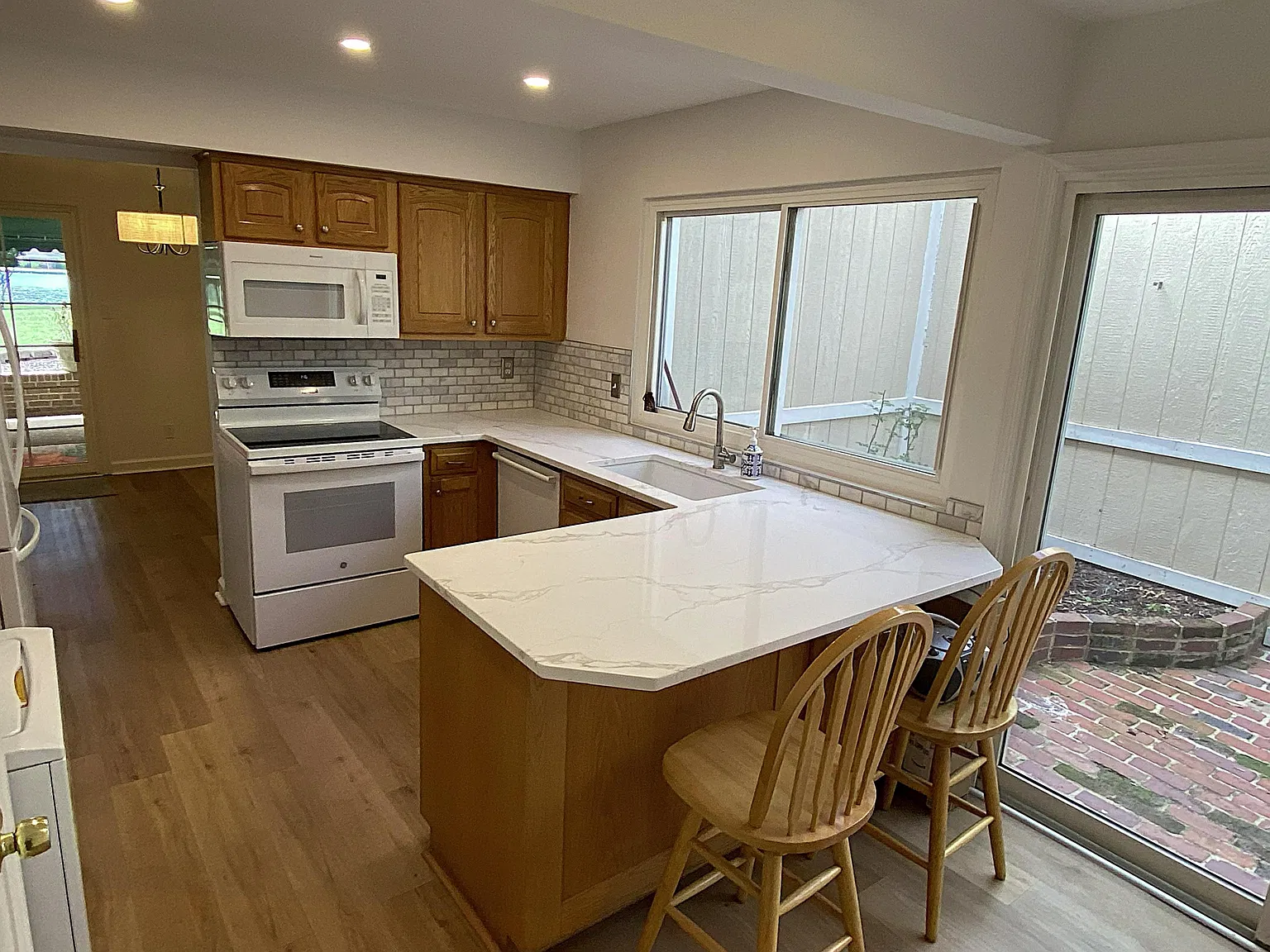 3 bed, 1475 sqft, $2,200 — Photo 2
