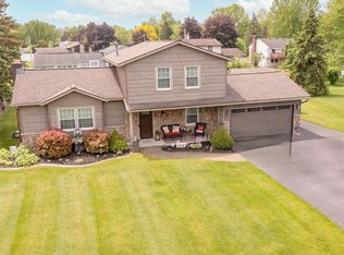 57 Stone Fence Cir, Rochester, NY 14626