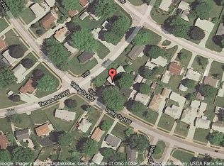 1049 Valley Dr NW, North Canton, OH 44720