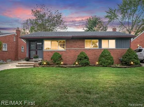 20924 Saint Gertrude St, Saint Clair Shores, MI 48081