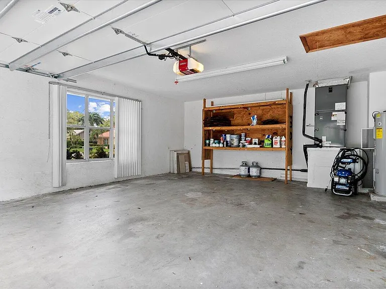 15575 Woodmar Ct — Photo 31