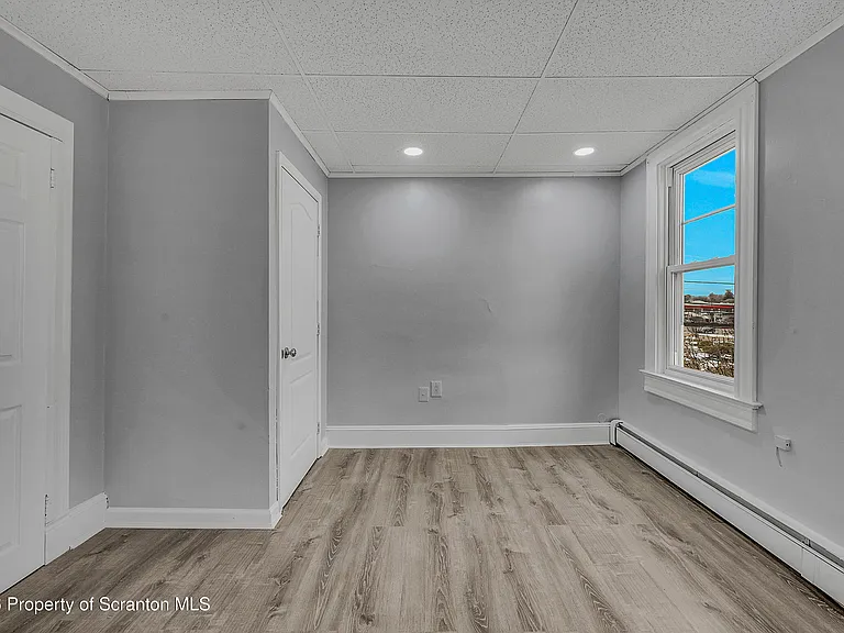 8 Green Ridge St #2 — Photo 13