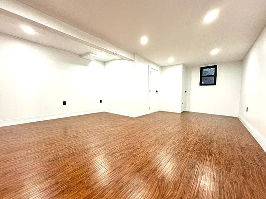 Rented by Pear NYC LLC | media 36