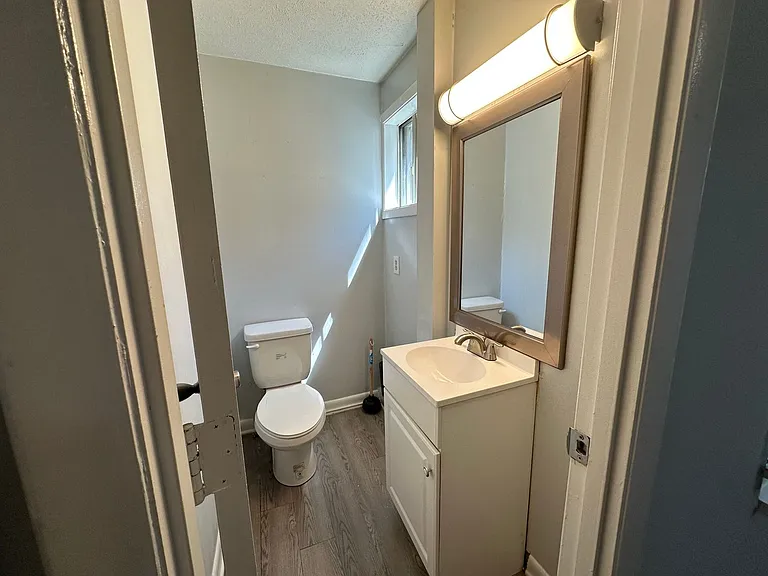 1200 Craigmont Dr — Photo 35