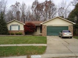 43510 Bannockburn Dr, Canton, MI 48187