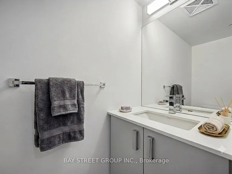 30 Gibbs Rd #Townhouse 101 — Photo 9