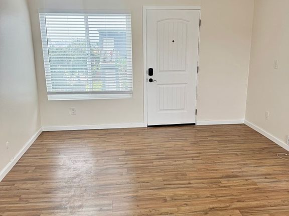4th image of 4912 W Point Loma Blvd #5