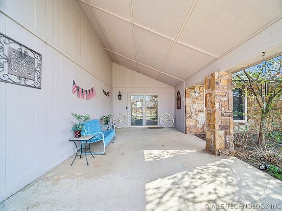 2nd image of 1401 W Albuquerque St