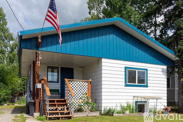 1st image of 820 6th Ave #2