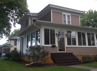 103 N Prairie St, Batavia, IL 60510