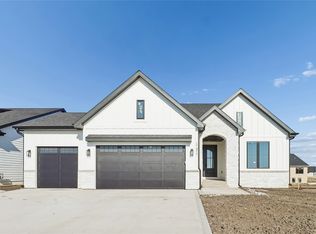 17317 Brookview Dr, Urbandale, IA 50322