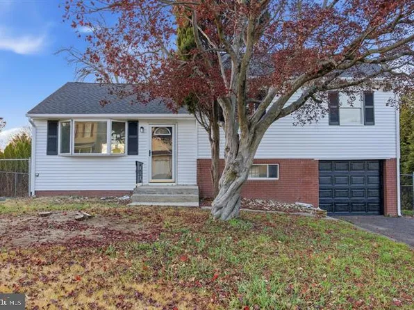 166 N Hawthorne Ave, Langhorne, PA 19047