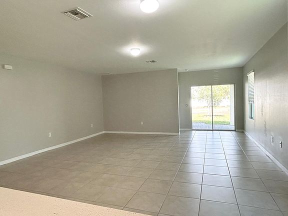 4th image of 2715 Merida Ln