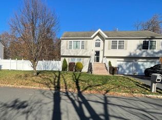 41 Viking Ave, Somerset, NJ 08873