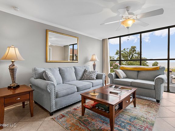 2nd image of 2046 Beach Blvd #320