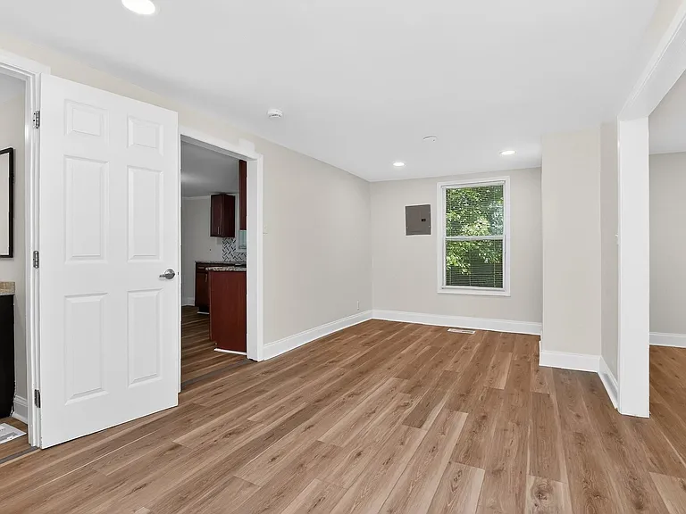 2958 Reid Ave — Photo 4