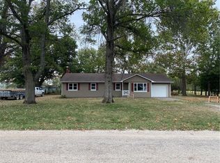 121 Broad St, Easton, KS 66020