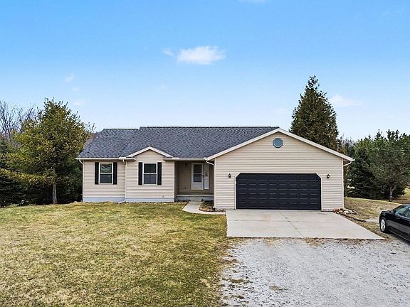 3rd image of 8696 Wildcat Rd