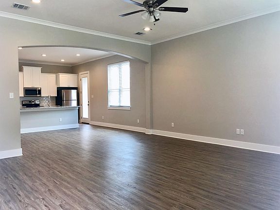 5th image of 604 Fairview Ave