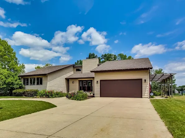 131 Zapata Ln, Minooka, IL 60447