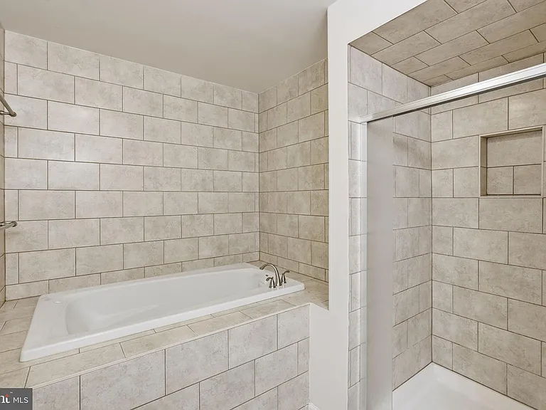 1908 Orchard Hill Dr — Photo 43
