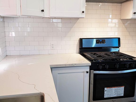 3rd image of 315 Marina Vista Ave