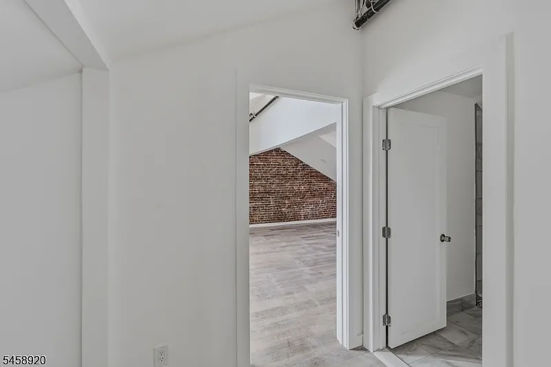 1 bed, 1.0 bath, $1,850 — Photo 3