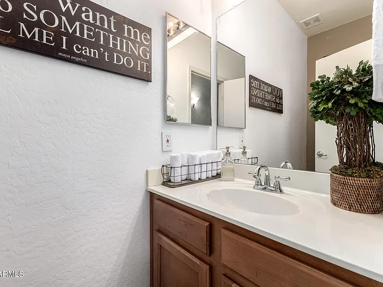 2250 E Deer Valley Rd #15 — Photo 23