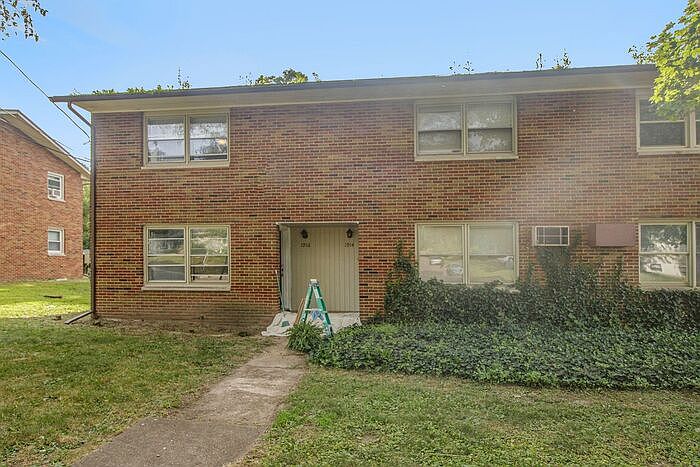 1st image of 1916 Sunnyside Dr