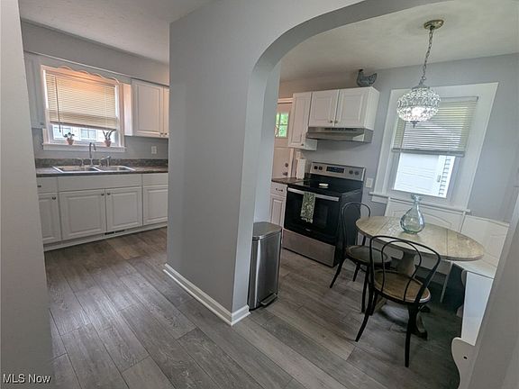 2nd image of 113 Mission Dr