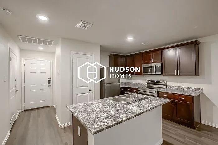 932 Dawson St — Photo 8