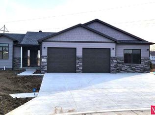 6430 N 12th Ct, Lincoln, NE 68521