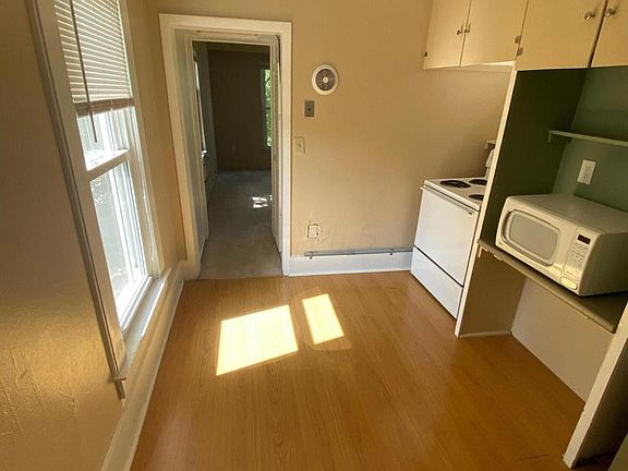 5th image of 213 E College Ave #213.5
