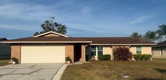 1st image of 440 Lakeview Dr