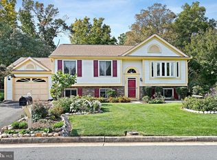 325 Samantha Dr, Sterling, VA 20164