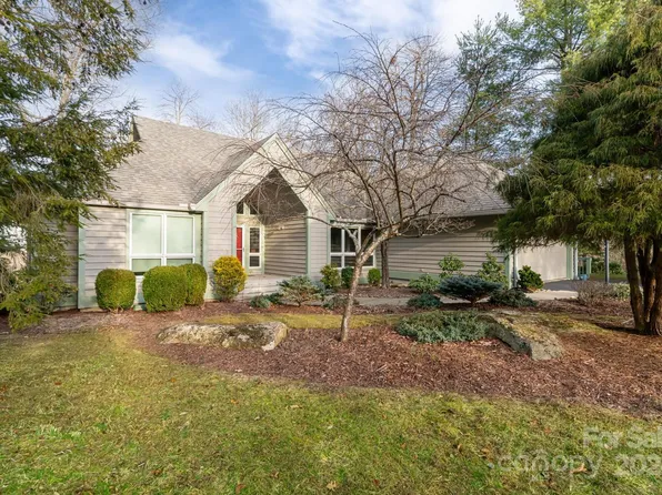 164 Overlook Dr, Flat Rock, NC 28731