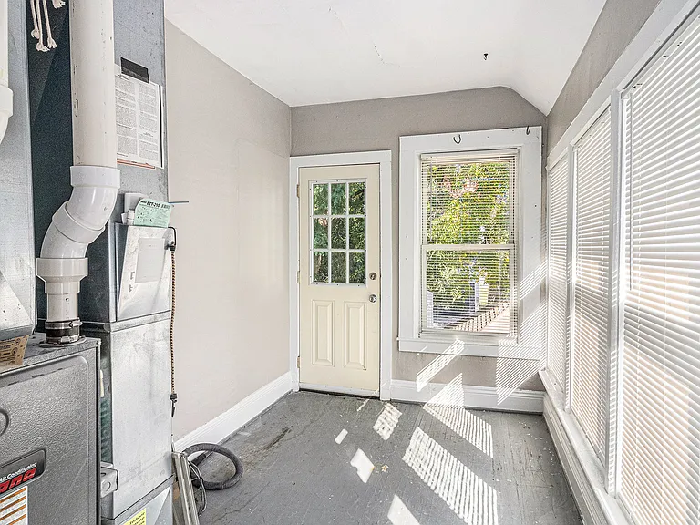 250 Paris Ave SE #3 — Photo 12