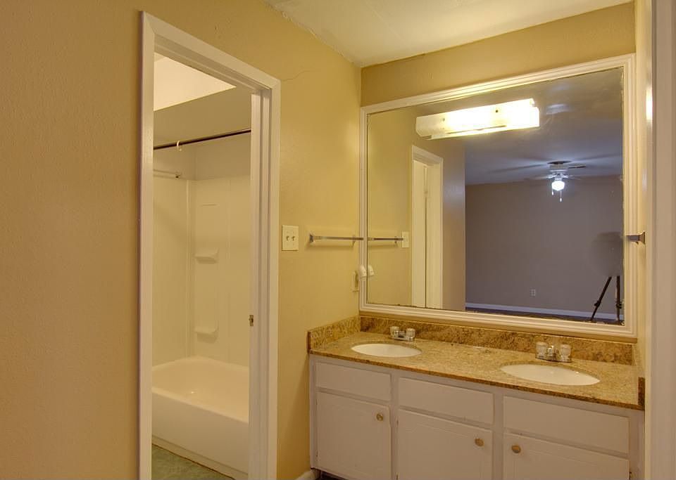 1st image of 15410 Blueridge Ct